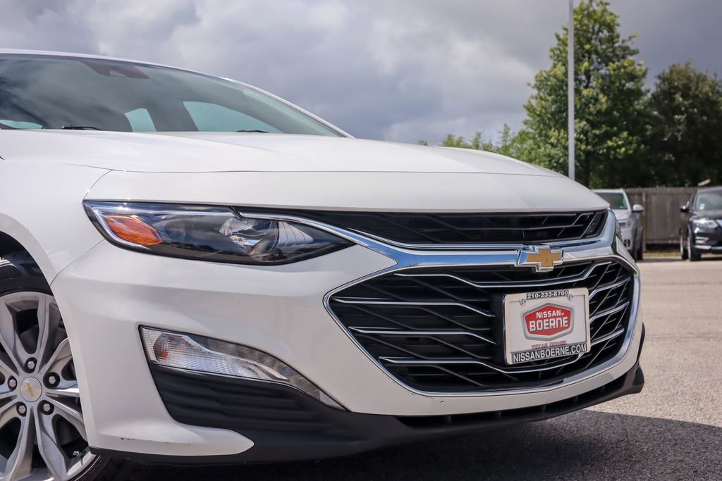 Used 2023 Chevrolet Malibu LT FWD image 2