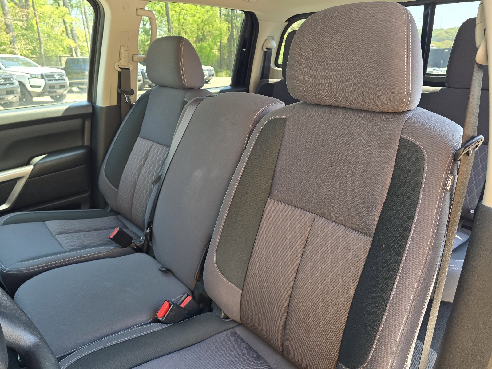 Used 2024 Nissan Titan SV image 13