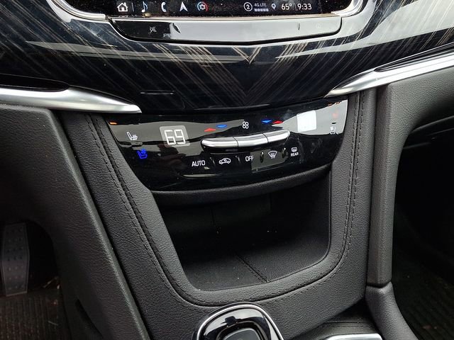 Used 2024 Cadillac XT6 Premium Luxury w/ Technology Package AWD/4WD image 14