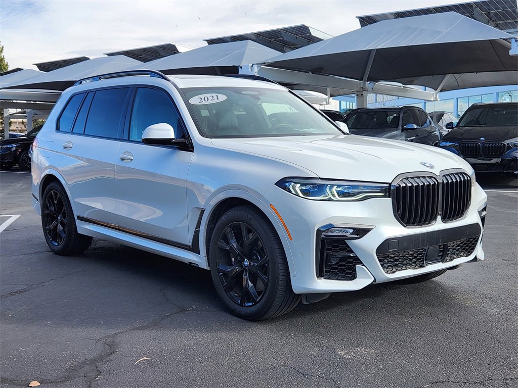 Used 2021 BMW X7 M50i image 4