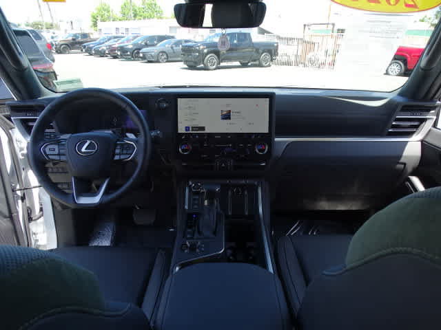Used 2026 Lexus GX 550 AWD/4WD image 23