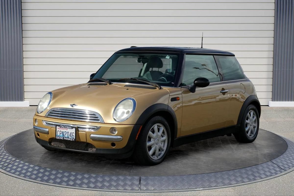 Used 2004 MINI Cooper Hardtop FWD image 3
