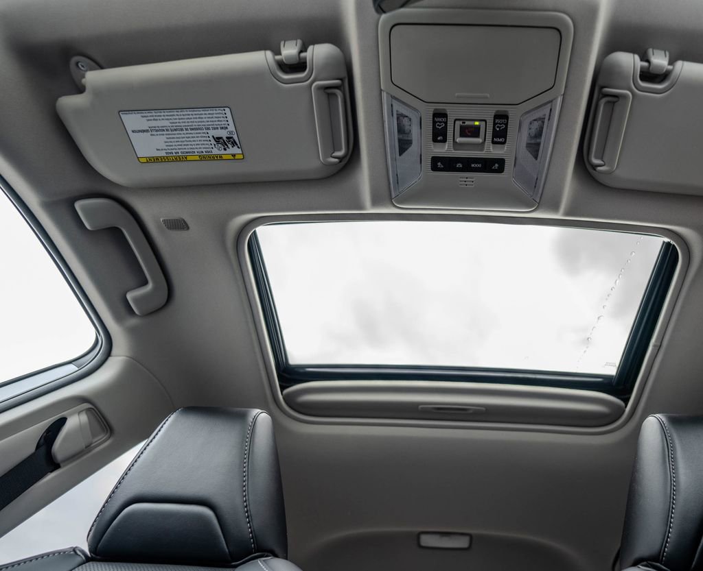 Used 2023 Toyota RAV4 Limited image 22