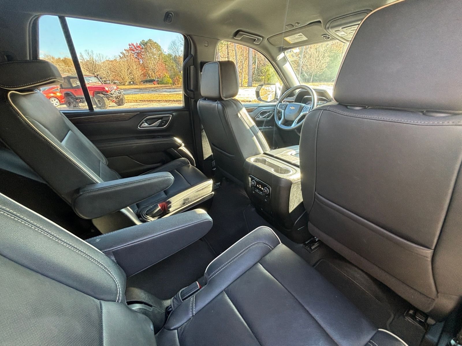 Used 2024 Chevrolet Tahoe Premier AWD/4WD image 19