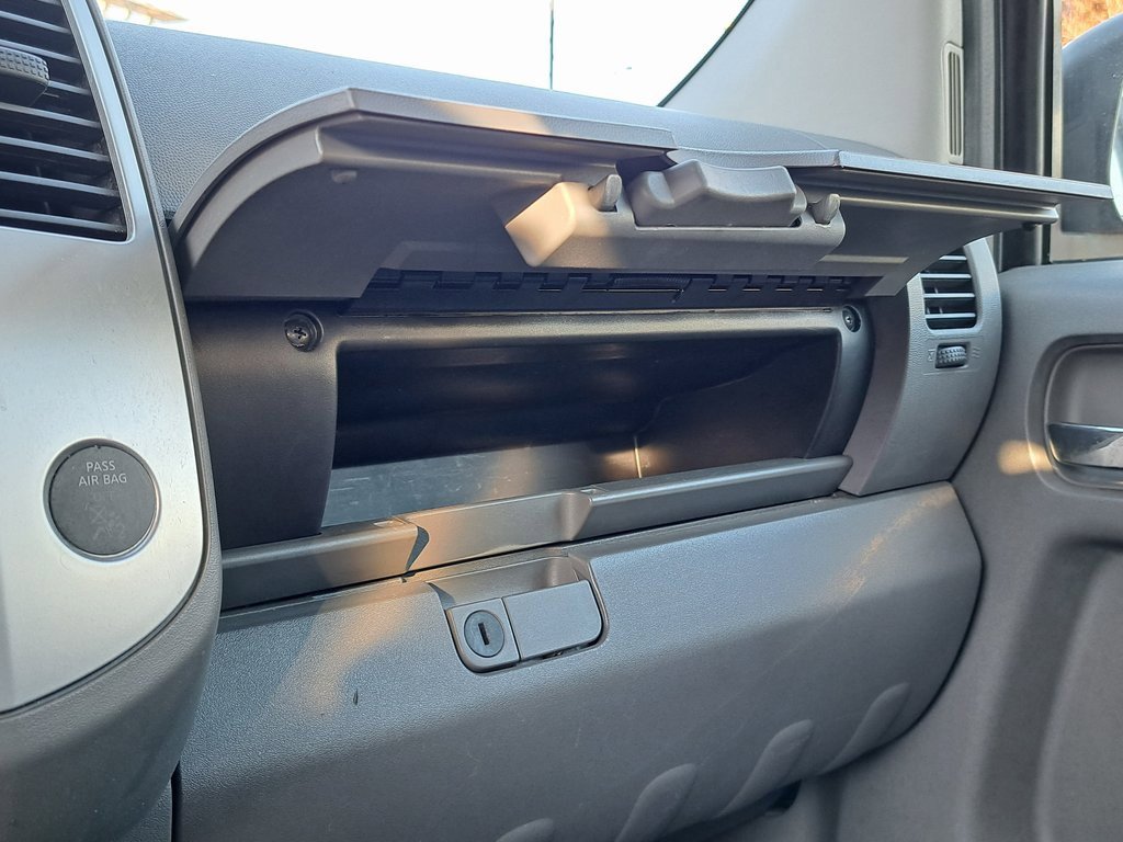 Used 2016 Nissan Frontier SV image 18