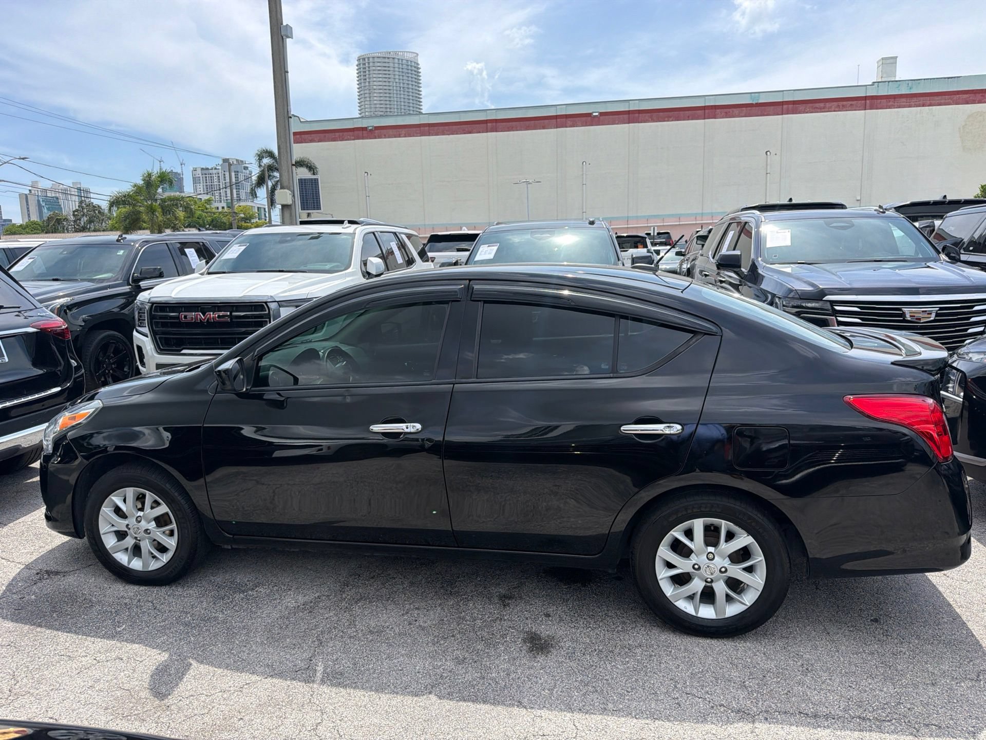 Used 2019 Nissan Versa SV w/ SV Special Edition Package FWD image 3