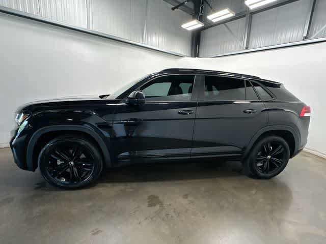 Used 2023 Volkswagen Atlas Cross Sport SEL R-Line AWD/4WD image 2