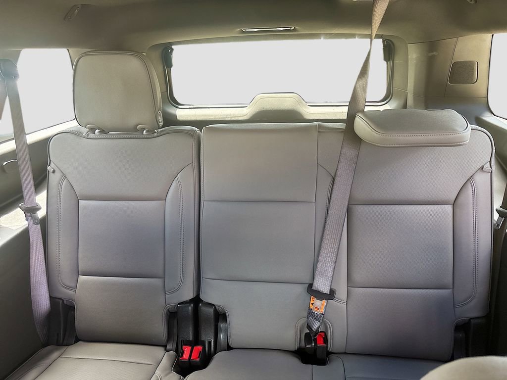 Used 2024 GMC Yukon XL SLT w/ SLT Luxury Package RWD image 18