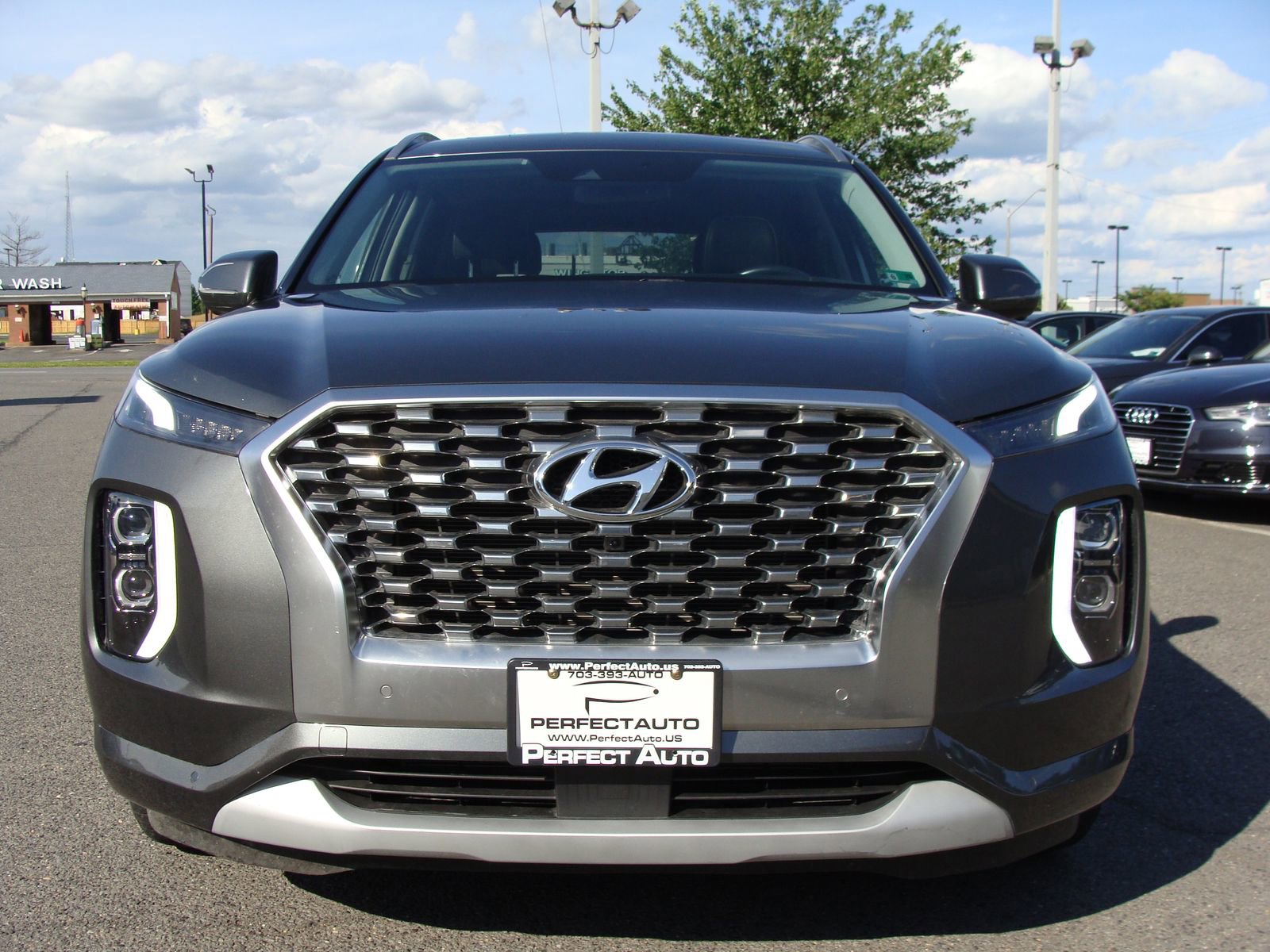 Used 2022 Hyundai Palisade Limited w/ Cargo Package image 2