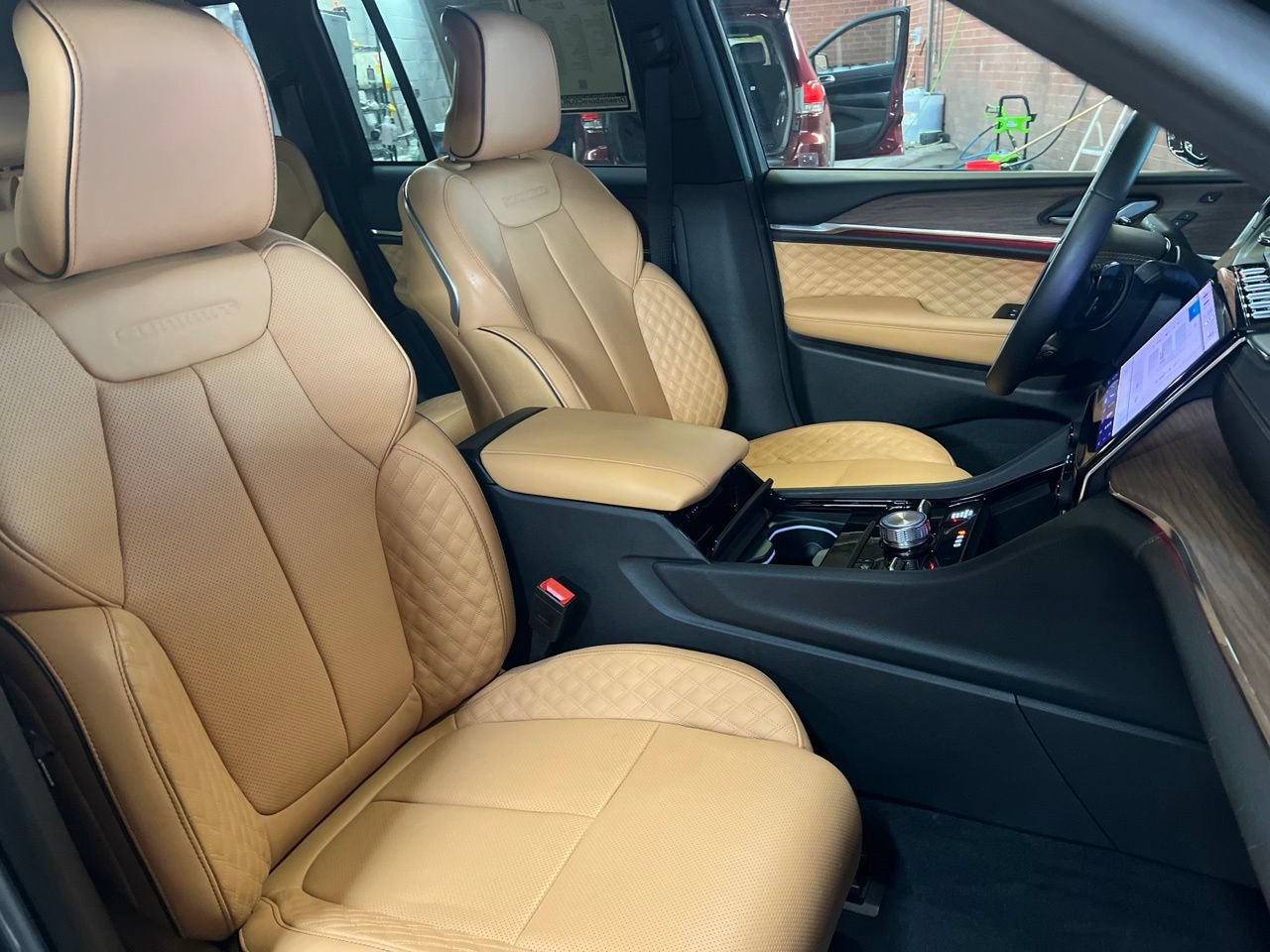 Used 2025 Jeep Grand Cherokee Summit AWD/4WD image 20