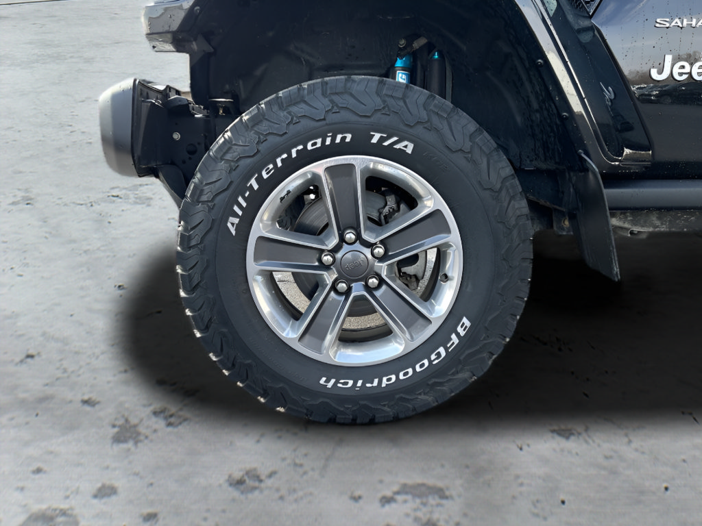 Used 2018 Jeep Wrangler Unlimited Sahara w/ Uconnect 4C Nav & Sound Group AWD/4WD image 27
