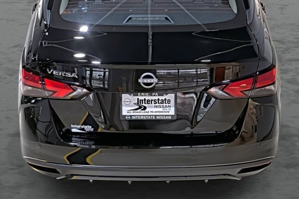 Used 2025 Nissan Versa SV w/ Trunk Package image 11