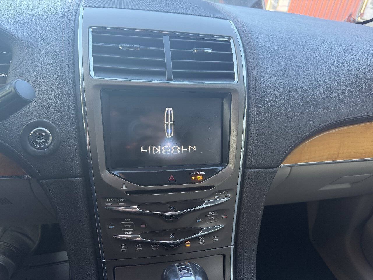 Used 2011 Lincoln MKX 2WD w/ Wood Pkg image 11