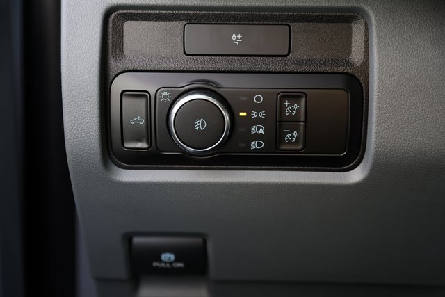 Used 2024 Ford F550 4x4 SuperCab Super Duty w/ Snow Plow Prep Package image 8