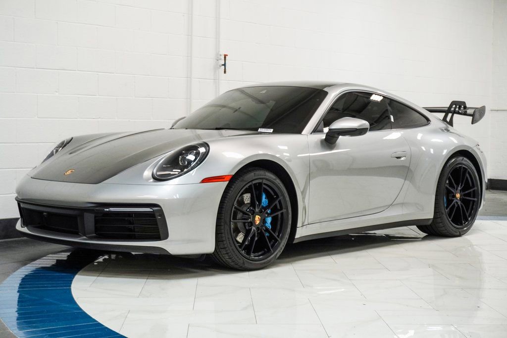Used 2024 Porsche 911 Carrera image 4