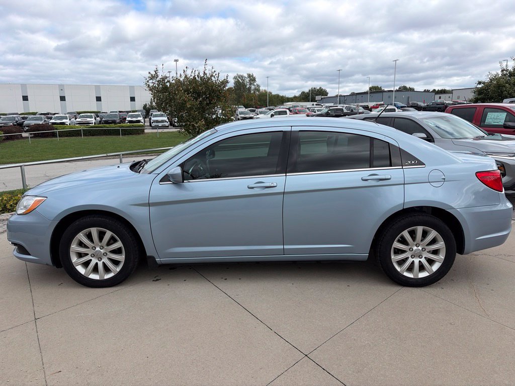 Used 2014 Chrysler 200 Touring FWD image 5