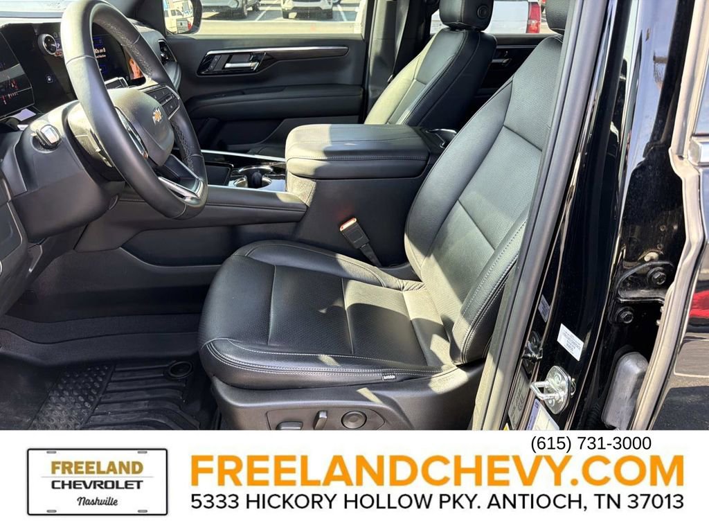 Used 2025 Chevrolet Suburban LS image 23