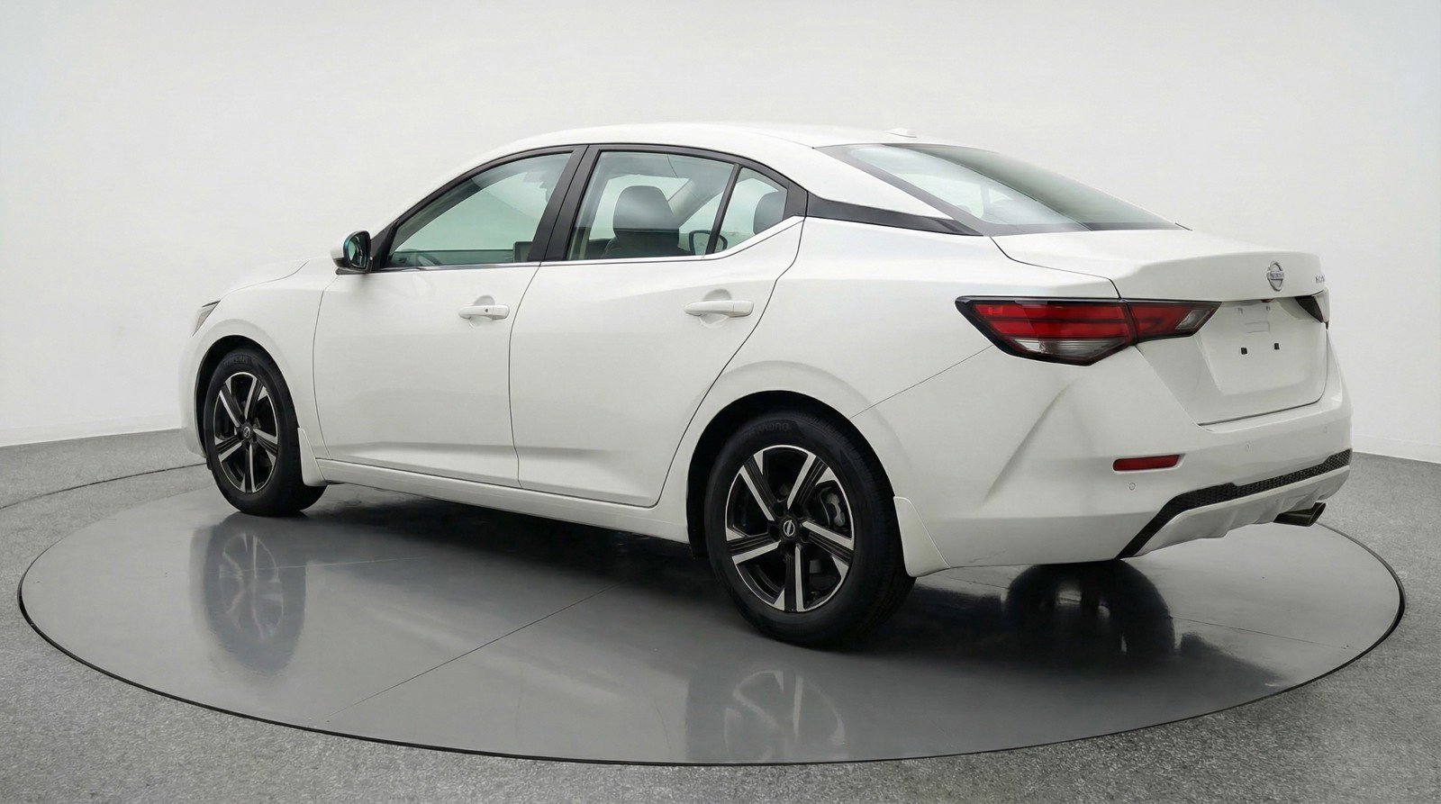 Used 2025 Nissan Sentra SV image 6