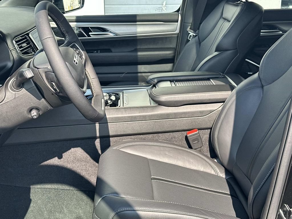 New 2026 Jeep Grand Wagoneer Limited w/ Premium Group II AWD/4WD image 14
