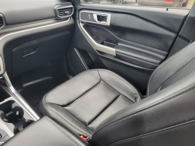 Used 2022 Ford Explorer XLT w/ Equipment Group 202A image 19