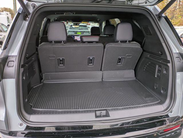 New 2026 Chevrolet Traverse RS w/ LPO, Floor Liner Package FWD image 27