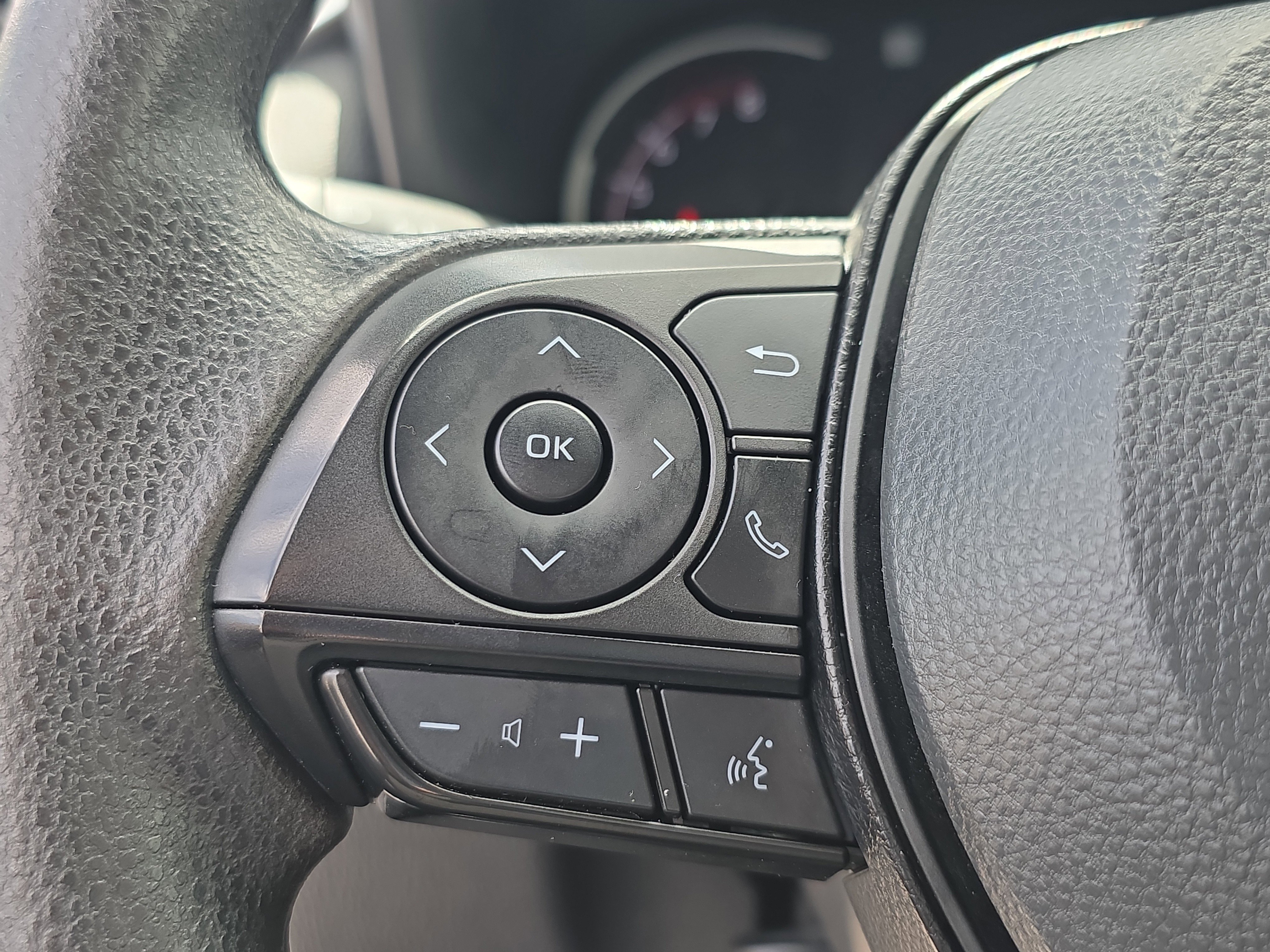 Used 2024 Toyota RAV4 XLE image 31