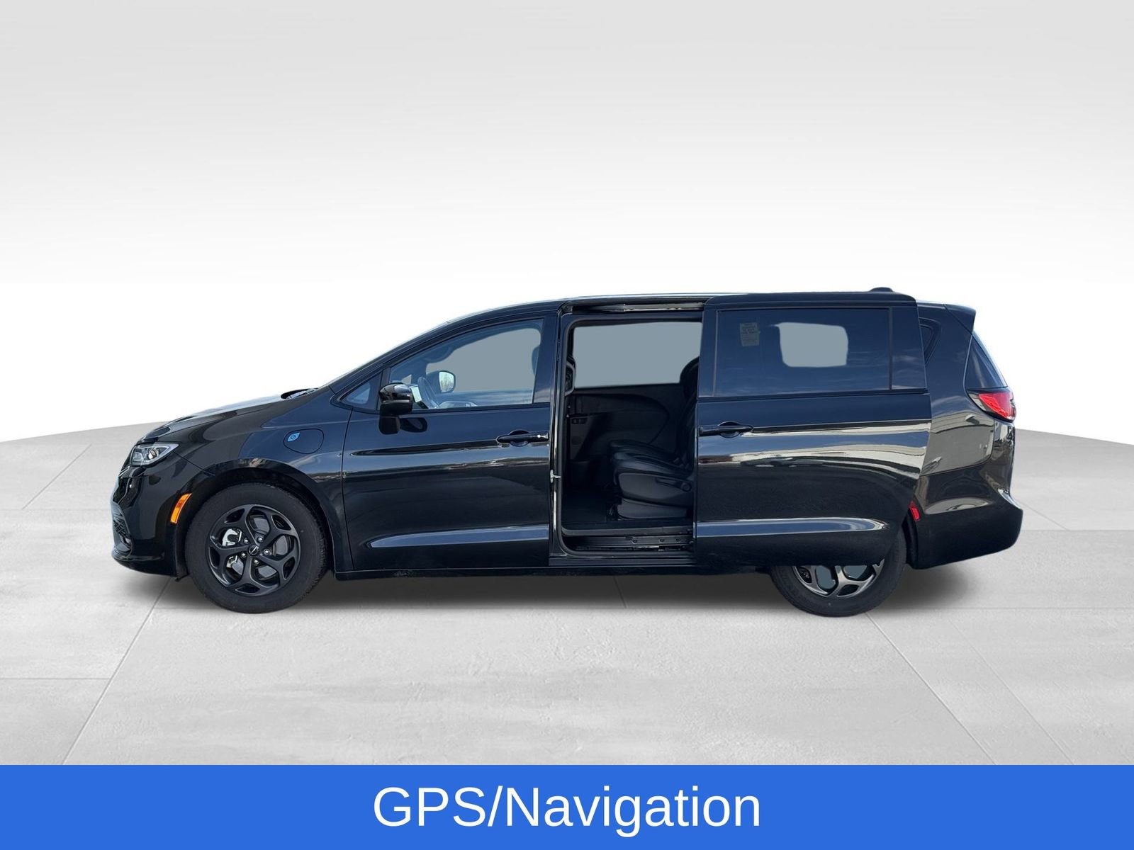 Used 2023 Chrysler Pacifica Touring-L w/ Uconnect Theater Family Group image 14