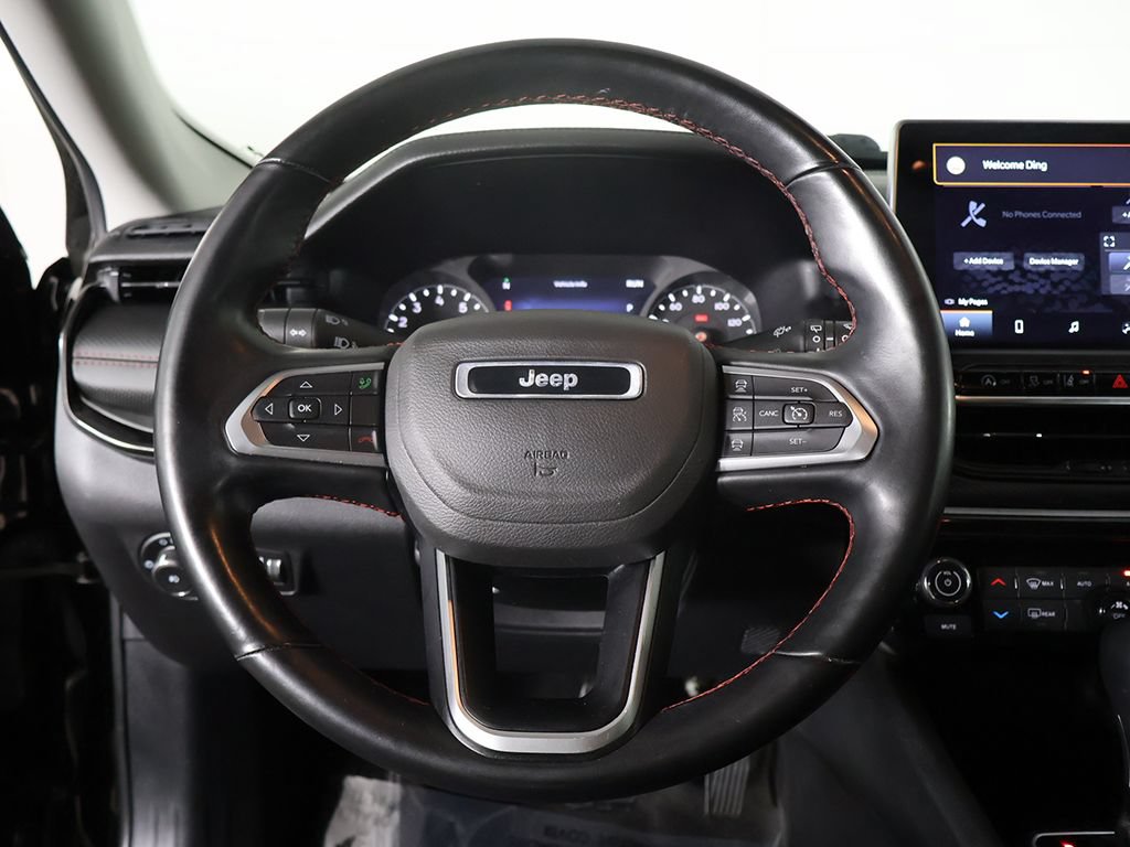 Used 2022 Jeep Compass Trailhawk w/ Trailhawk Convenience Group AWD/4WD image 34
