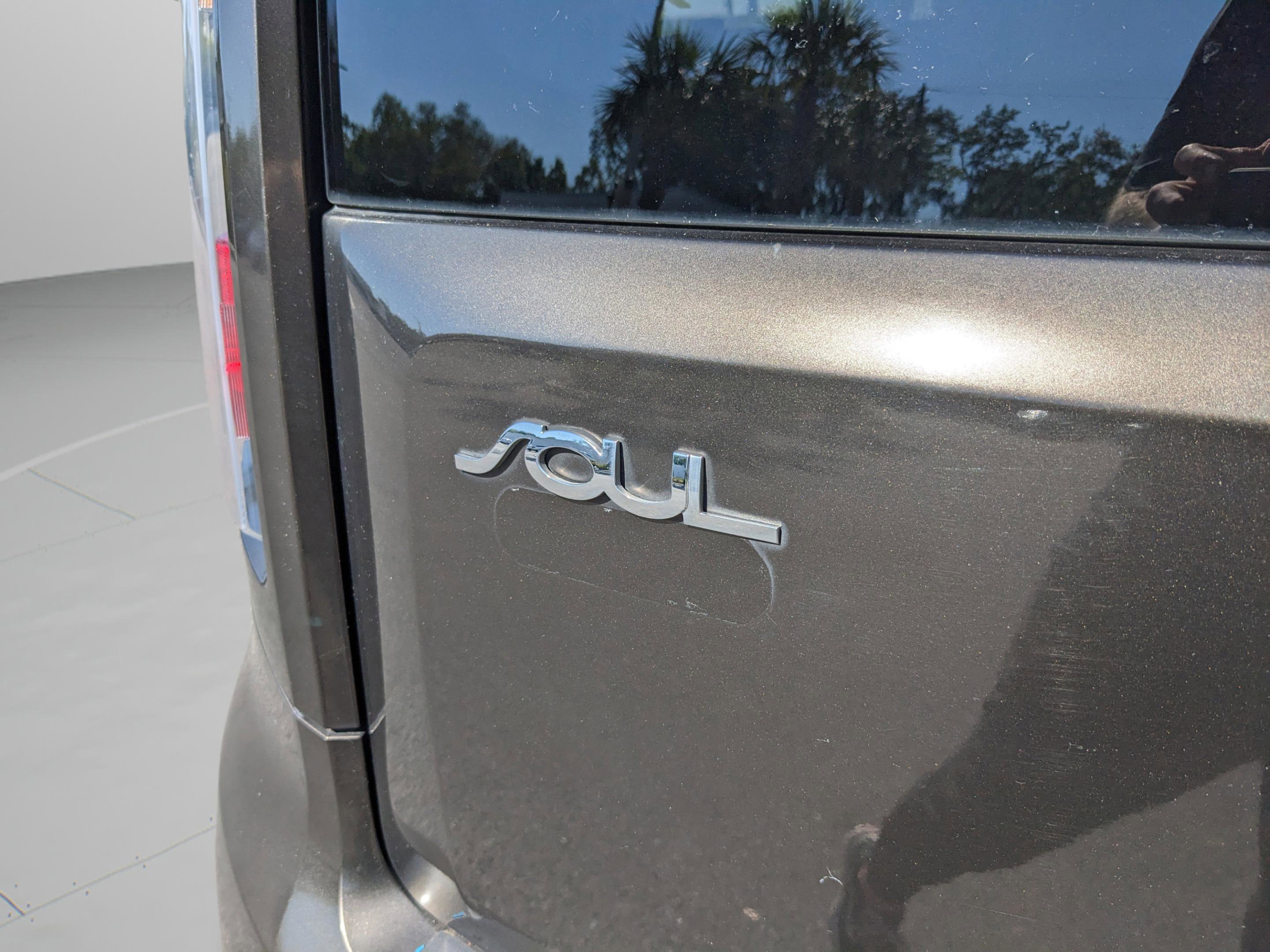 Used 2011 Kia Soul ! image 21