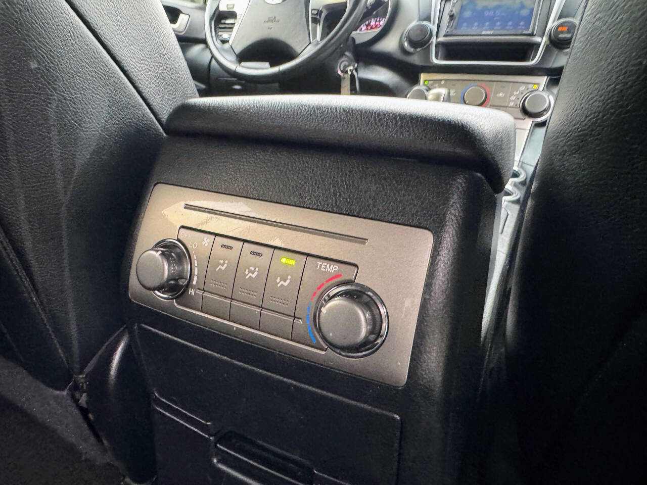 Used 2013 Toyota Highlander SE image 36