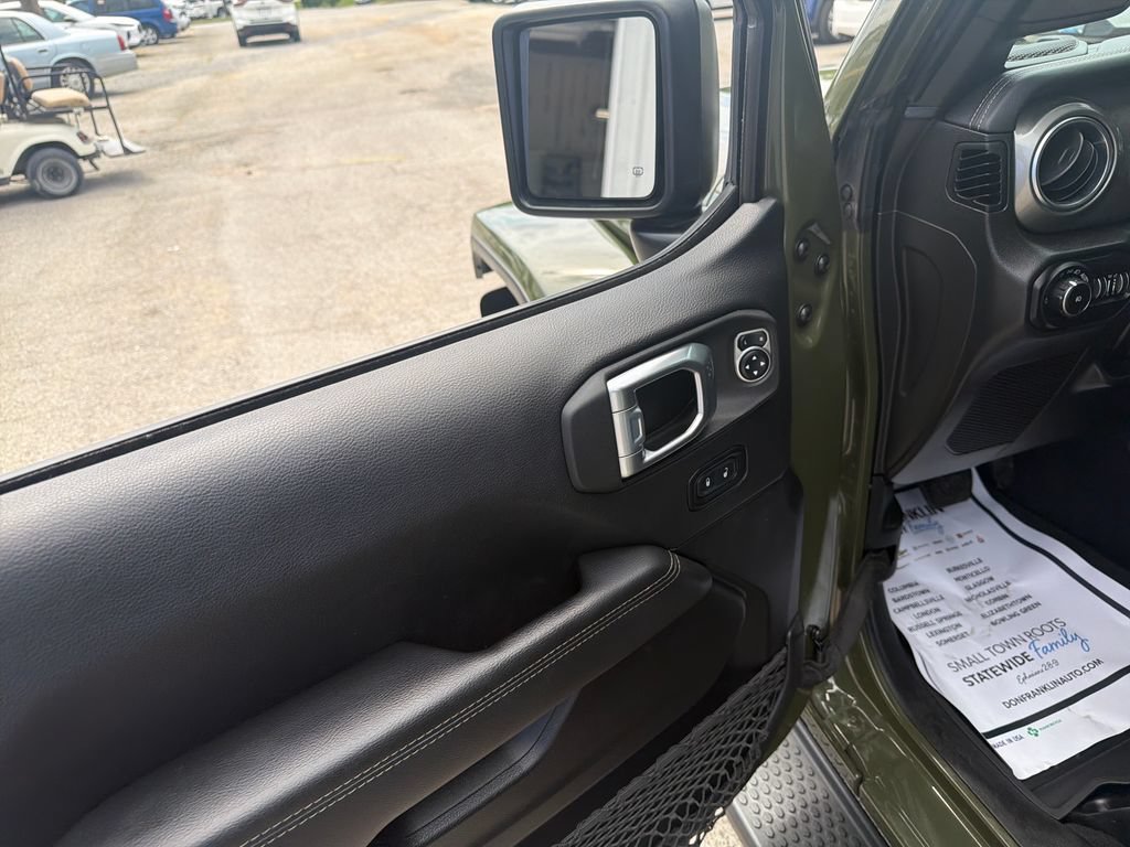 Used 2022 Jeep Wrangler Unlimited Sahara w/ Dual Top Group AWD/4WD image 11