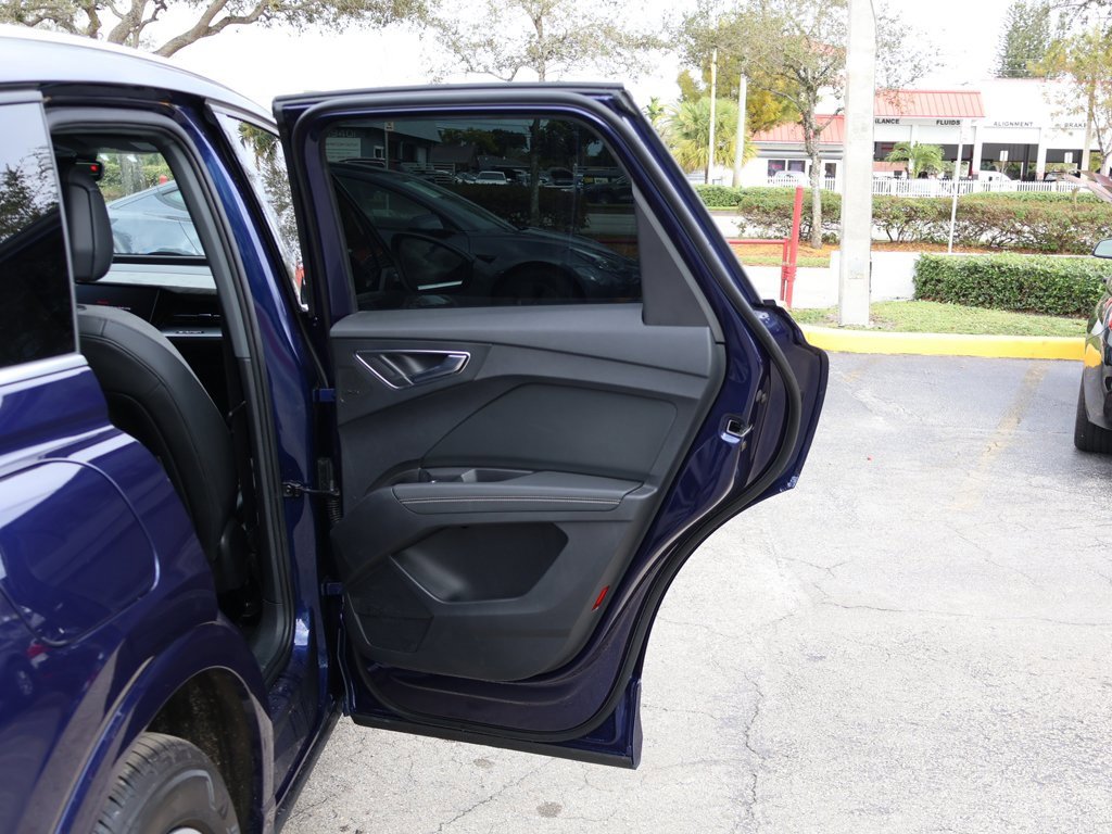 Used 2023 Audi Q4 e-tron Premium Plus w/ Premium Plus image 29