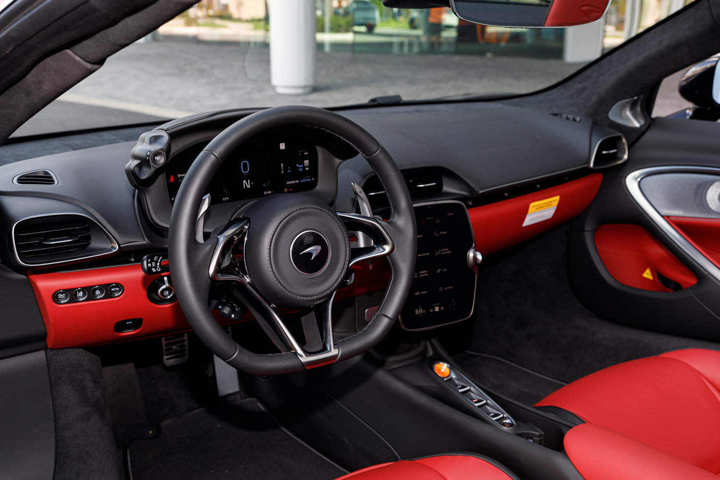 Used 2026 McLaren Artura Spider RWD image 45
