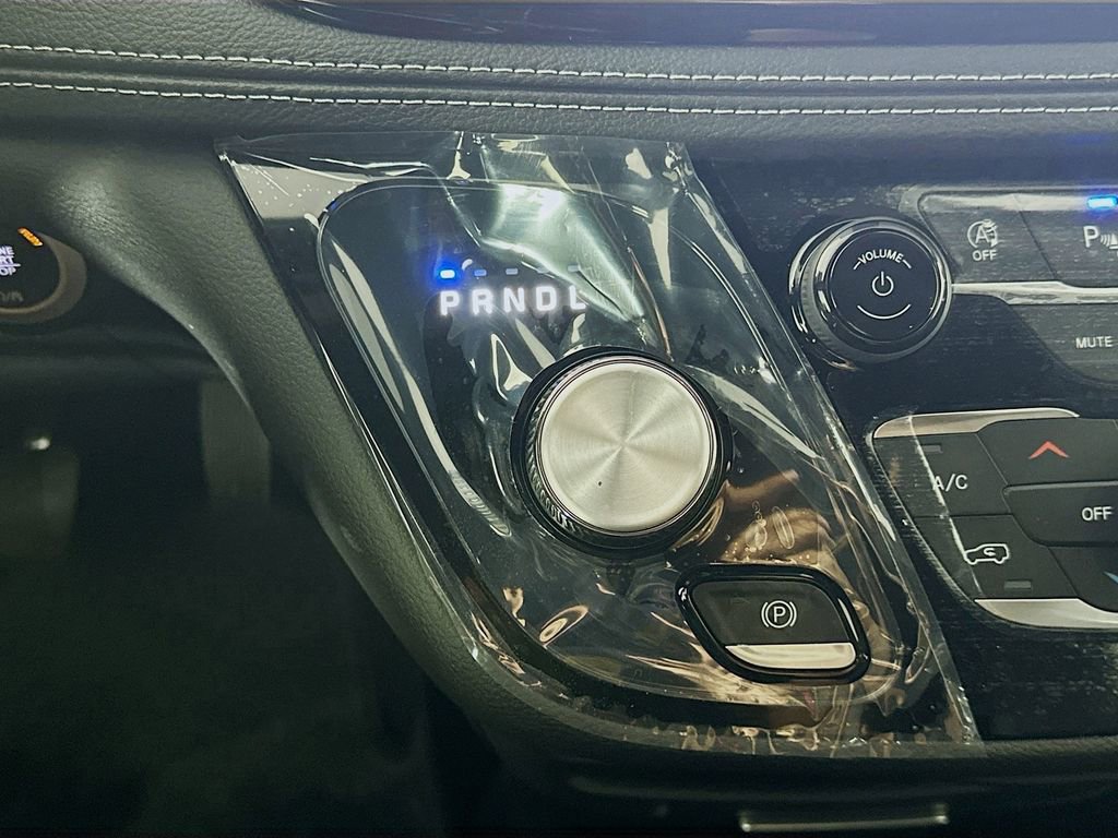 New 2026 Chrysler Pacifica Select image 12