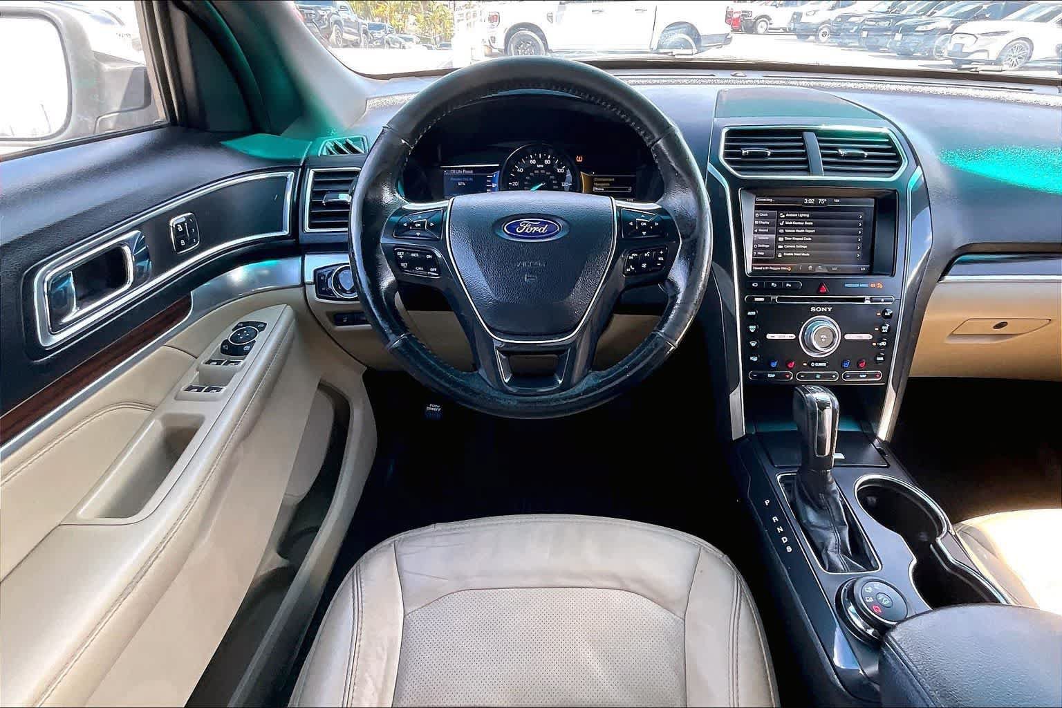 Used 2016 Ford Explorer Limited w/ Equipment Group 301A AWD/4WD image 14