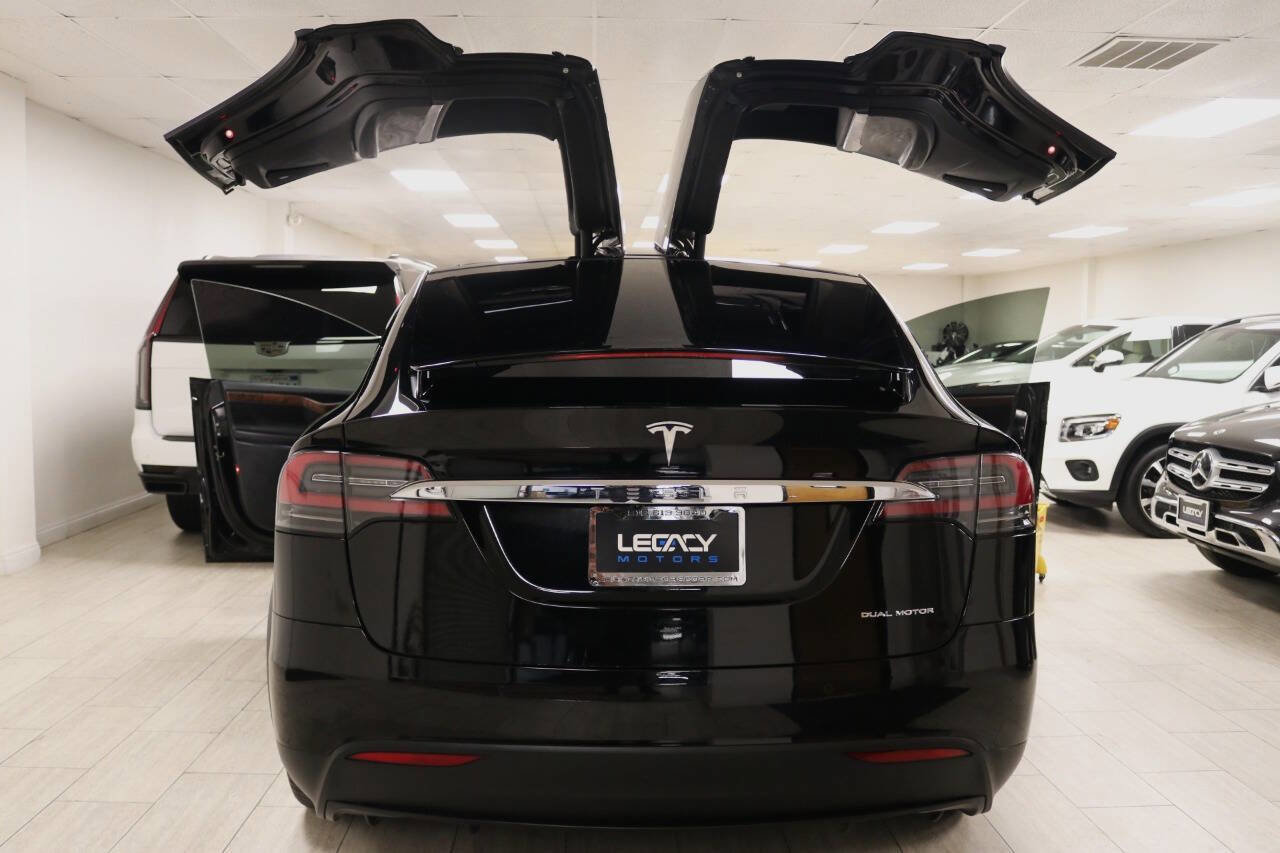 Used 2020 Tesla Model X image 9