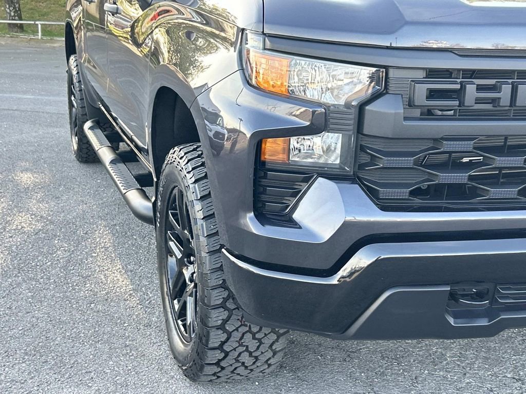 Used 2024 Chevrolet Silverado 1500 Custom Trail Boss w/ Turbomax Blackout Package image 11