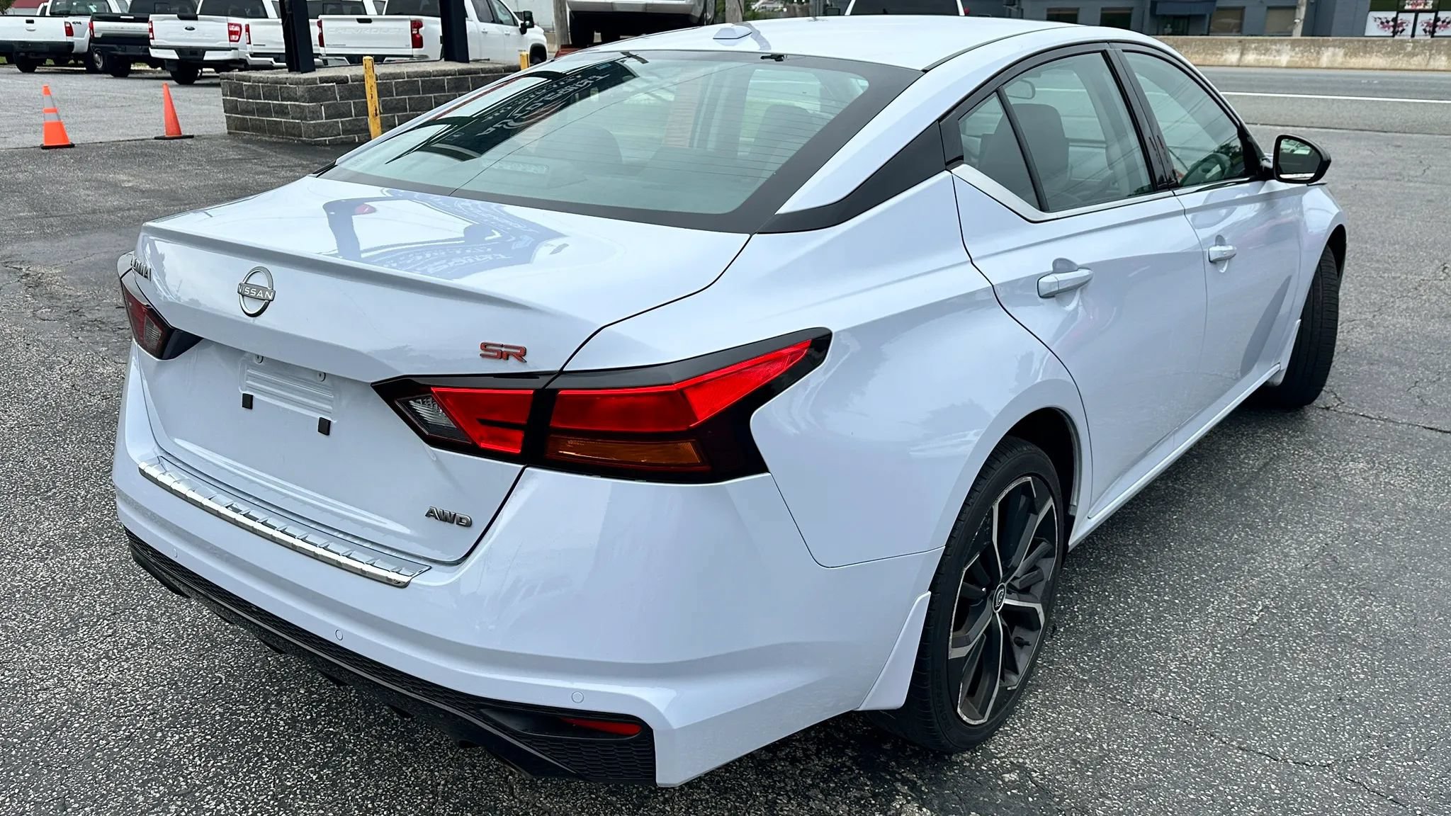 Used 2023 Nissan Altima 2.5 SR w/ SR Premium Package AWD/4WD image 5
