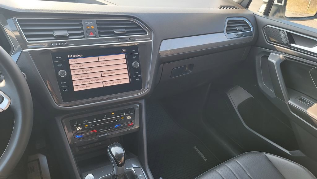 Used 2022 Volkswagen Tiguan SE AWD/4WD image 21