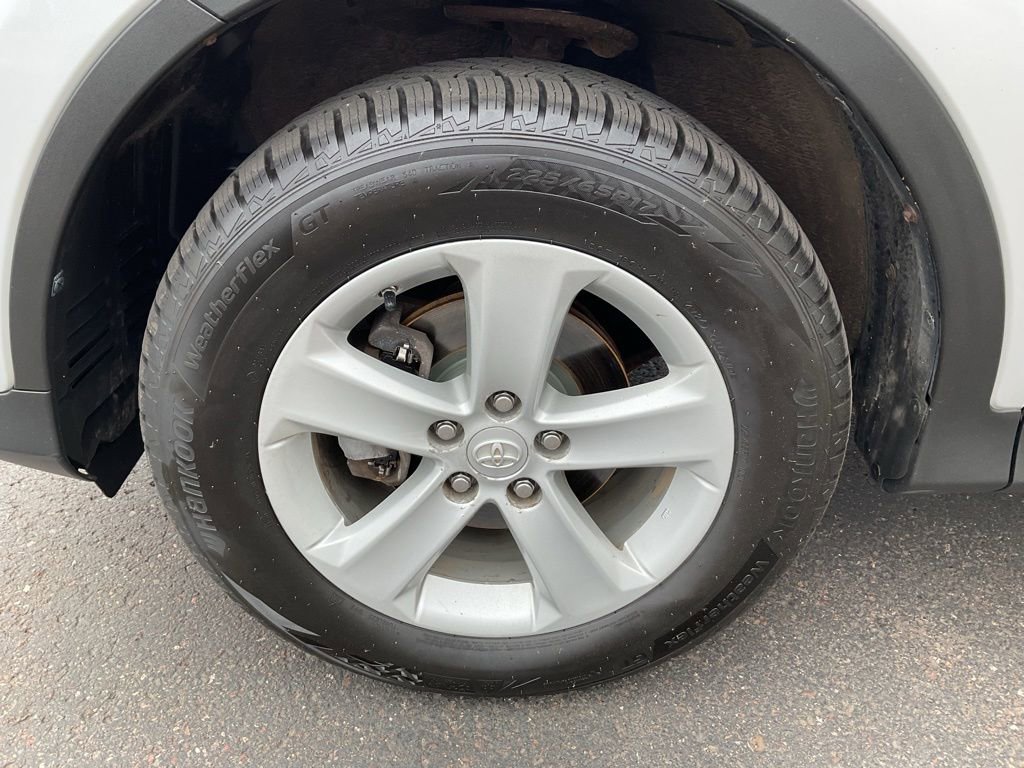 Used 2013 Toyota RAV4 XLE AWD/4WD image 9