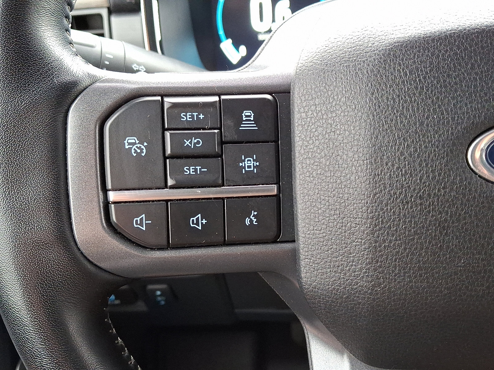 Certified 2023 Ford F150 Lariat w/ Equipment Group 502A High image 22