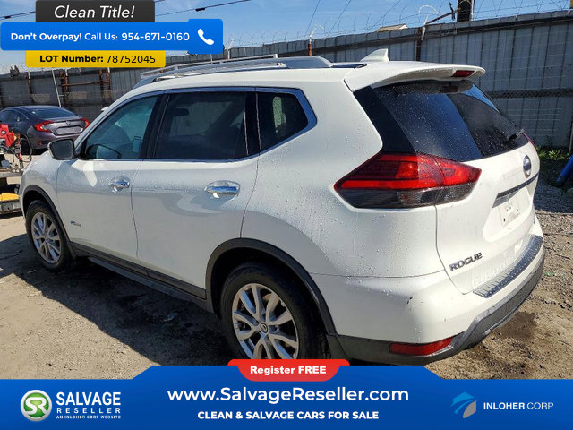 Used 2017 Nissan Rogue SV image 3