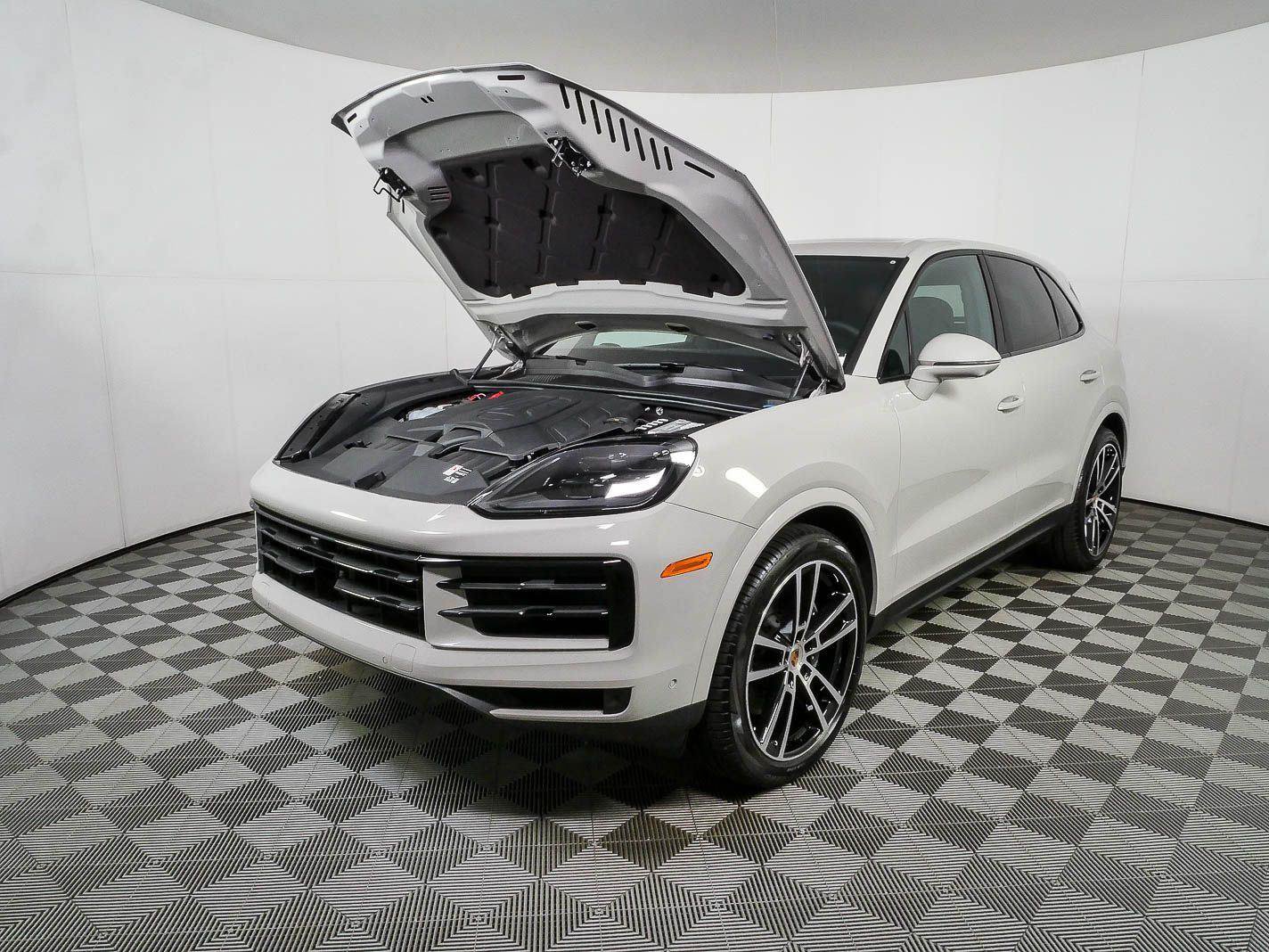 New 2026 Porsche Cayenne AWD/4WD image 35