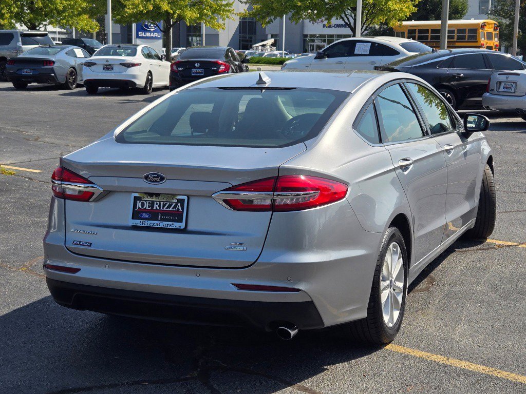 Used 2020 Ford Fusion SE image 9