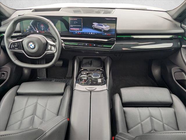 Used 2025 BMW 530i xDrive AWD/4WD image 18
