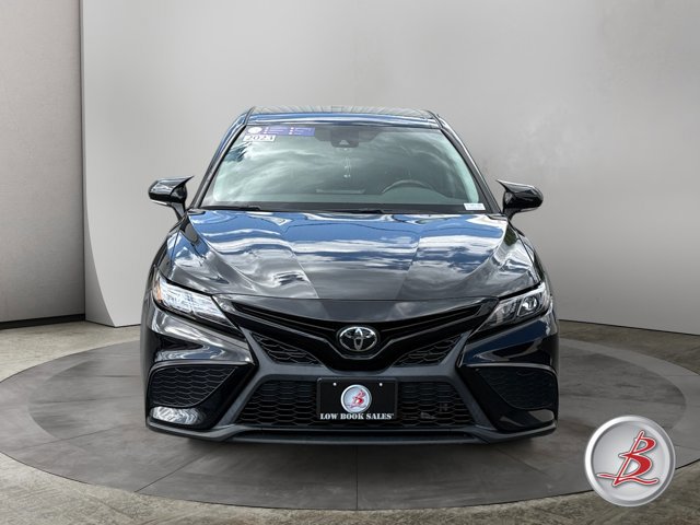 Used 2023 Toyota Camry SE w/ Protection Package (Q2) (TMS) FWD image 2
