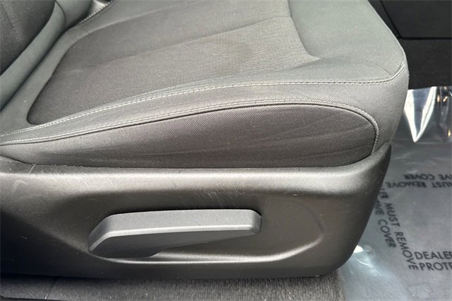 Used 2023 Jeep Grand Cherokee L Laredo image 24