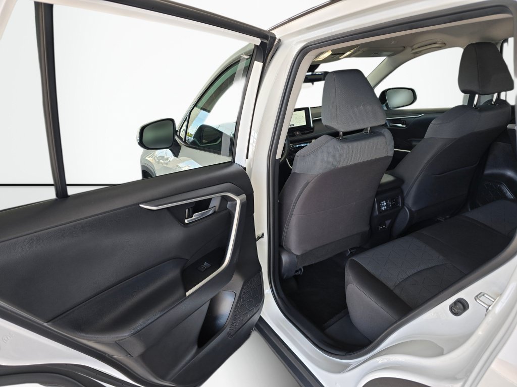 Certified 2025 Toyota RAV4 XLE AWD/4WD image 32