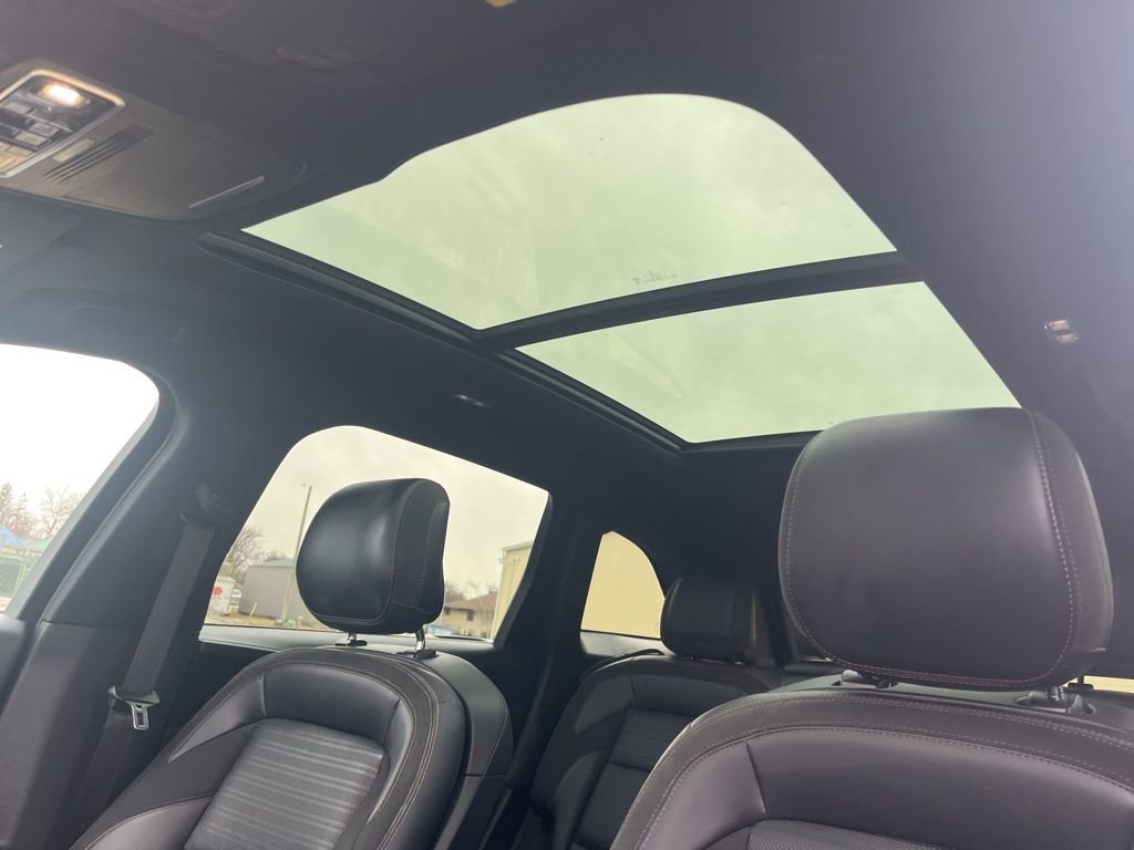 Used 2025 Lincoln Nautilus Reserve w/ Jet Appearance Package image 13