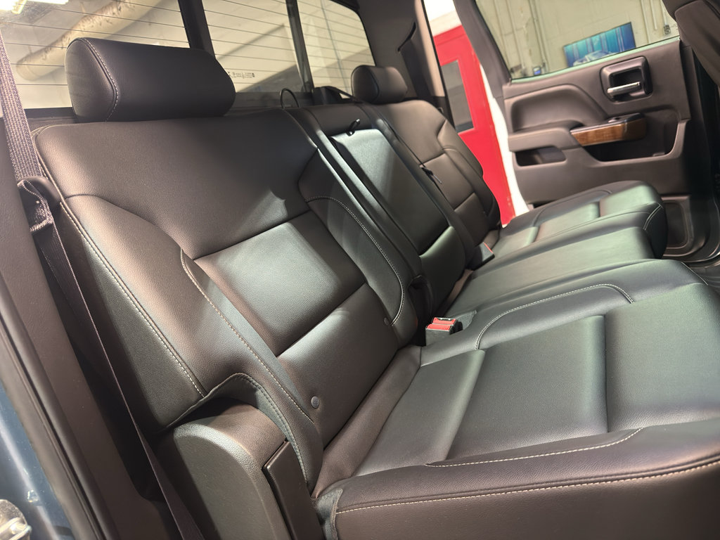 Used 2014 GMC Sierra 1500 SLT w/ SLT Crew Cab Value Package AWD/4WD image 27